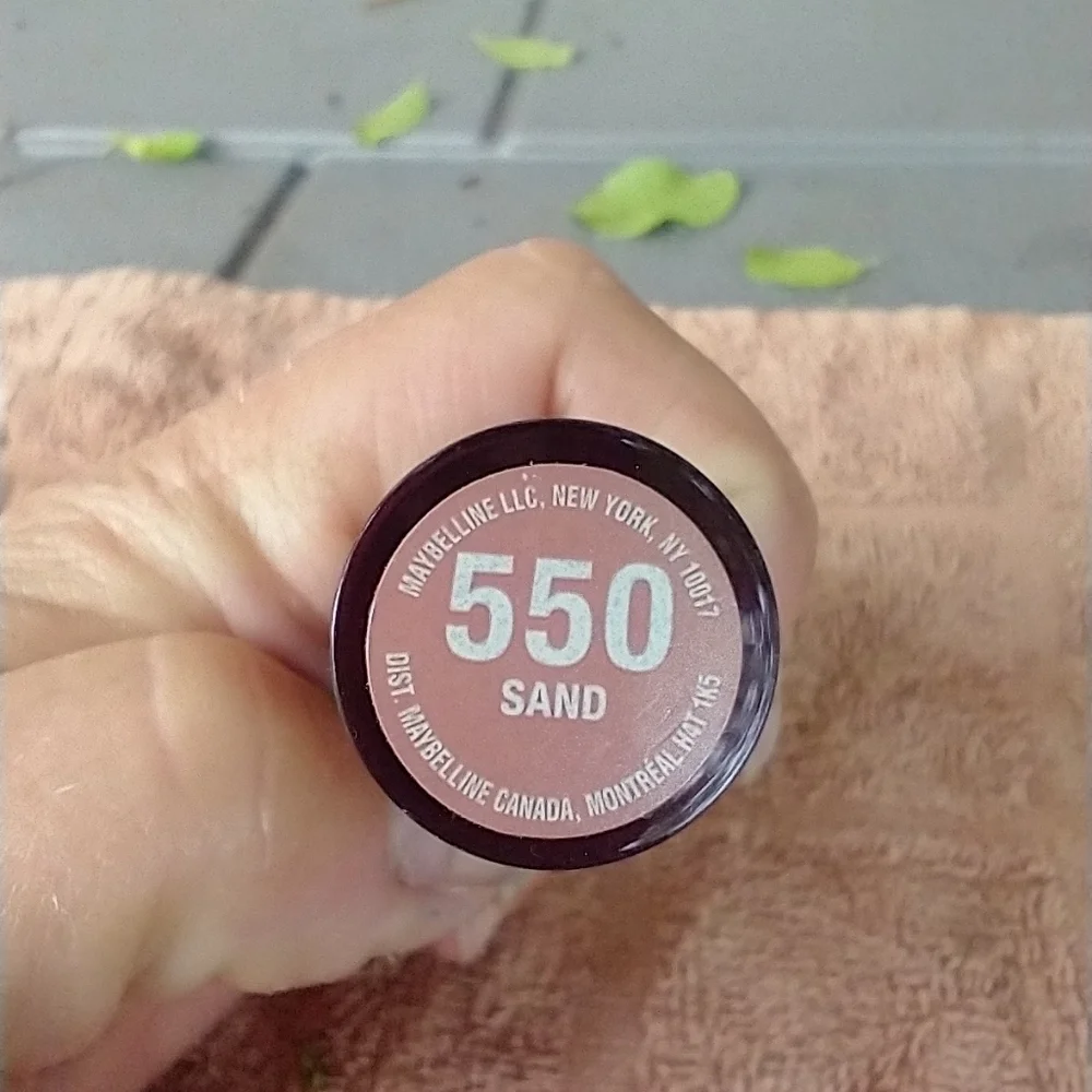 Mineral power by Maybelline 550 sand lipstick